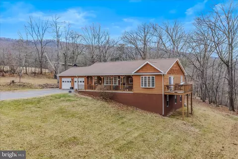 Exterior - 1636 Eckerd Ln, Berkeley Springs, WV 25411 photo 4 of 16