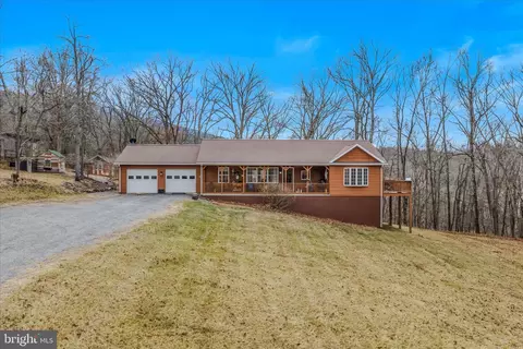 Exterior - 1636 Eckerd Ln, Berkeley Springs, WV 25411 photo 2 of 16