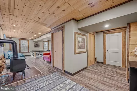 Entry Way - 1636 Eckerd Ln, Berkeley Springs, WV 25411 photo 4 of 5