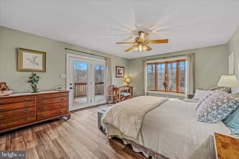 Bedroom - 1636 Eckerd Ln, Berkeley Springs, WV 25411 photo 1 of 10