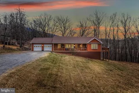 1636 Eckerd Ln, Berkeley Springs, WV 25411