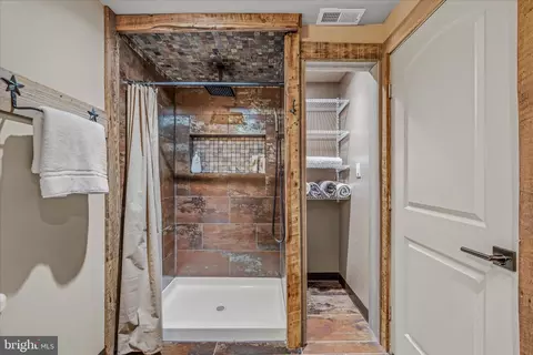 Bath - 1636 Eckerd Ln, Berkeley Springs, WV 25411 photo 5 of 5