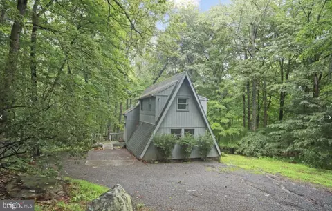 13 Mountainside Loop, Berkeley Springs, WV 25411