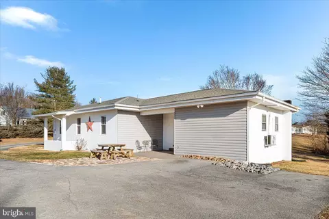 73 Marquise Ln, Berkeley Springs, WV 25411