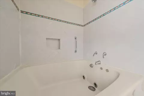 Bath - 139 Cardinal Ln, Berkeley Springs, WV 25411 photo 4 of 4