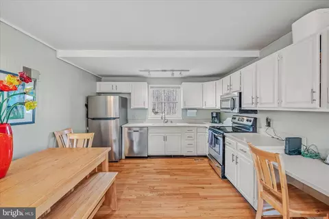 Kitchen - 139 Cardinal Ln, Berkeley Springs, WV 25411 photo 1 of 3