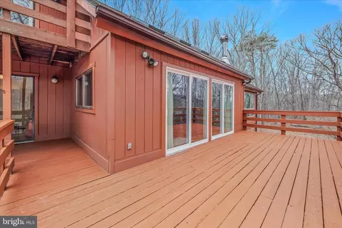 Exterior - 139 Cardinal Ln, Berkeley Springs, WV 25411 photo 10 of 19