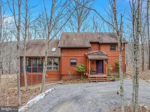 Exterior - 139 Cardinal Ln, Berkeley Springs, WV 25411 photo 3 of 19