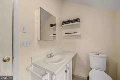 Bath - 139 Cardinal Ln, Berkeley Springs, WV 25411 photo 3 of 4