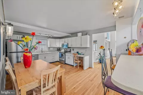 Kitchen - 139 Cardinal Ln, Berkeley Springs, WV 25411 photo 3 of 3