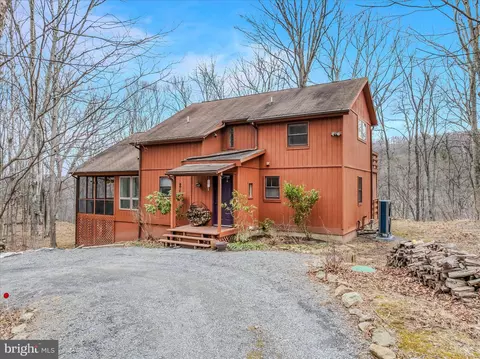 Exterior - 139 Cardinal Ln, Berkeley Springs, WV 25411 photo 4 of 19