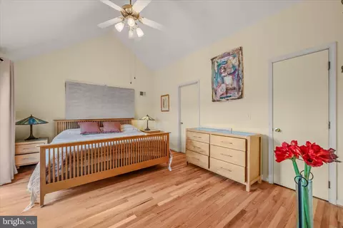 Bedroom - 139 Cardinal Ln, Berkeley Springs, WV 25411 photo 4 of 6