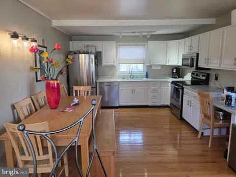 Entry Way - 139 Cardinal Ln, Berkeley Springs, WV 25411 photo 1 of 4