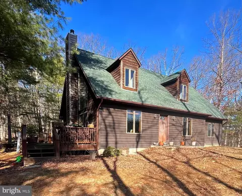 291 Dry Run Ln, Berkeley Springs, WV 25411