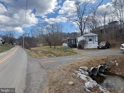 164 Jimstown Rd, Berkeley Springs, WV 25411