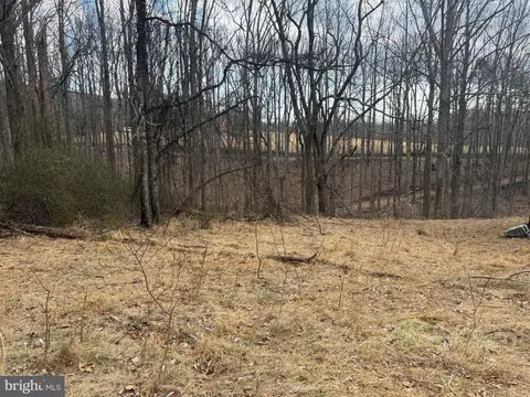 545 Hank Ln, Berkeley Springs, WV 25411