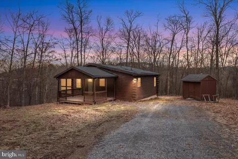179 Persimmon Tree Ln, Hedgesville, WV 25427