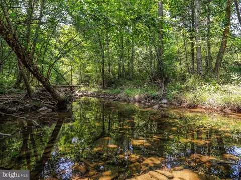 1704 Posey Holw, Berkeley Springs, WV 25411