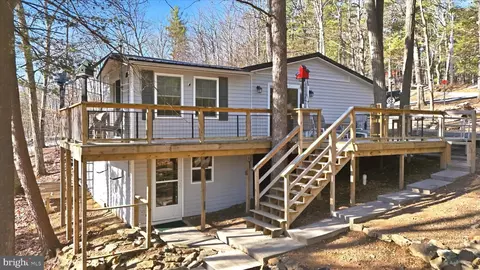 157 Calypso Trl, Great Cacapon, WV 25422