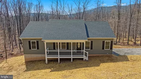175 Fawn Run Ln, Hedgesville, WV 25427
