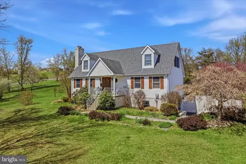 173 Ridgeview Dr, Berkeley Springs, WV 25411
