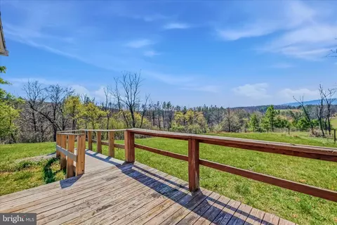 1420 Eppinger Rd, Berkeley Springs, WV 25411