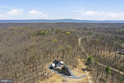 432 Lost Point Ln, Berkeley Springs, WV 25411