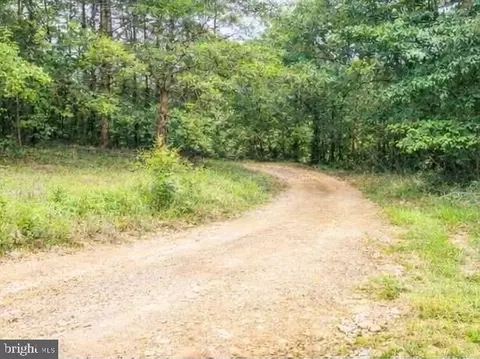 98 Pete Mccoy Ln, Berkeley Springs, WV 25411