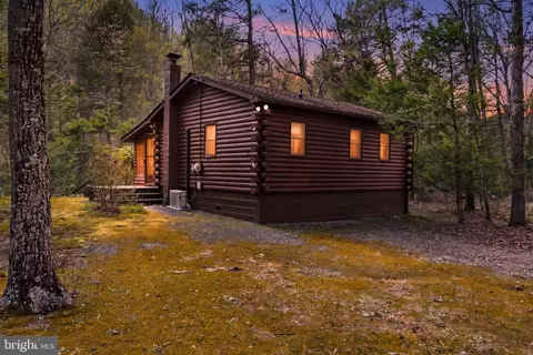 466 Ironmine Ln, Hedgesville, WV 25427