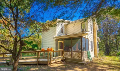 295 Greenwoods Dr, Berkeley Springs, WV 25411