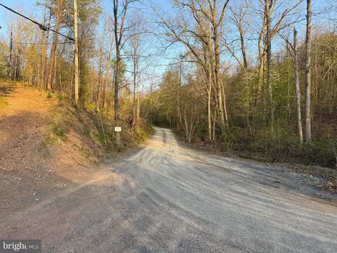 Hackamore Lane, Berkeley Springs, WV 25411