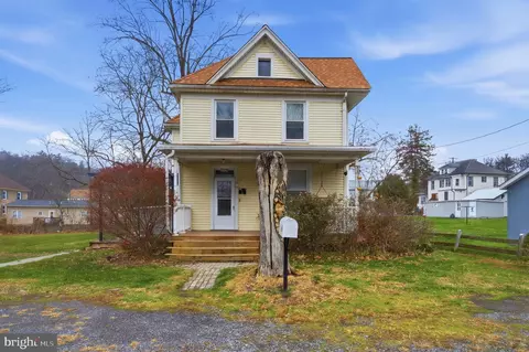 Exterior - 40 Mable Ln, Berkeley Springs, WV 25411 photo 3 of 6