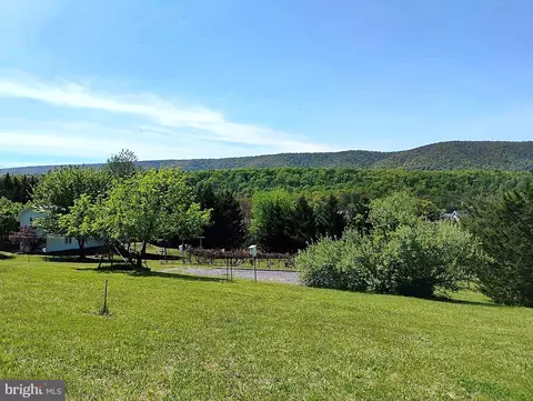 187 Sunny Meadow Pl, Berkeley Springs, WV 25411