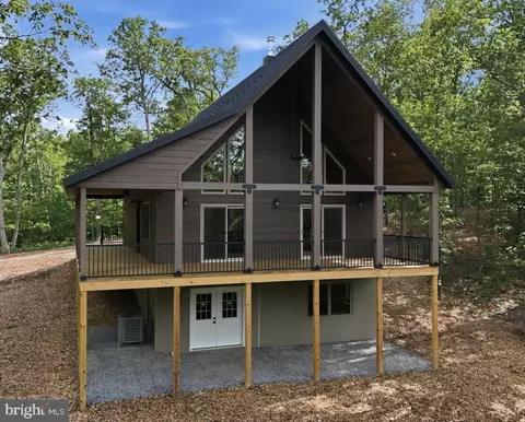 45 Lincoln Trl, Berkeley Springs, WV 25411