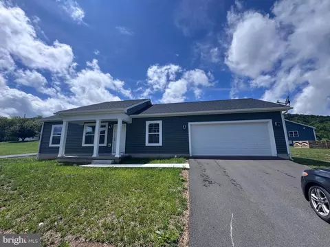 147 Greg Dr, Berkeley Springs, WV 25411