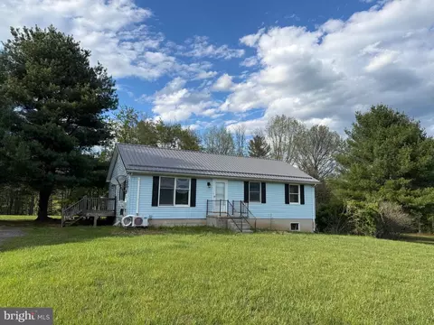 254 Old Mill Manor Dr, Berkeley Springs, WV 25411