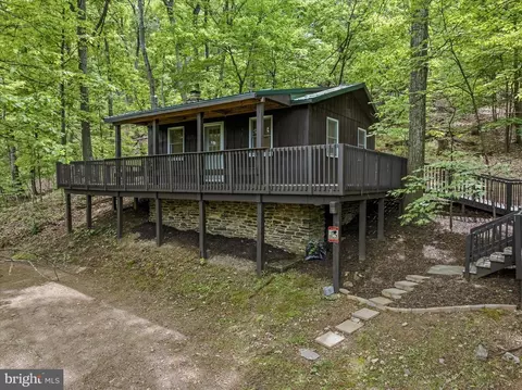 98 Ore Trl, Berkeley Springs, WV 25411