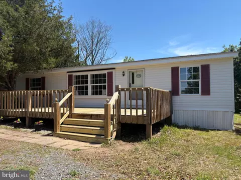 242 Rankin Ln, Berkeley Springs, WV 25411
