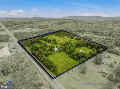 4539 Valley Rd, Berkeley Springs, WV 25411