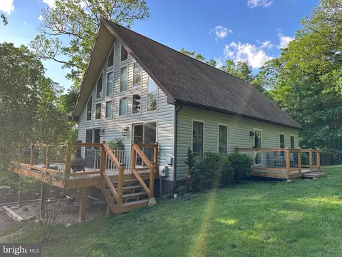 386 Chestnut Oak Ln, Hedgesville, WV 25427