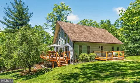 386 Chestnut Oak Ln, Hedgesville, WV 25427