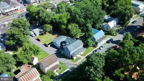 364 Wilkes St, Berkeley Springs, WV 25411