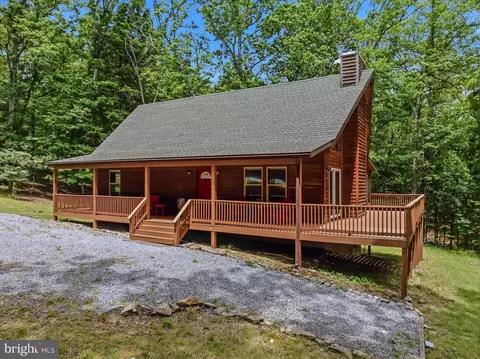 956 Sideling Mountain Trl, Great Cacapon, WV 25422