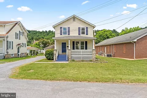 308 S Green St, Berkeley Springs, WV 25411