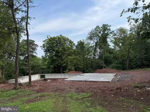 Grove Heights Road, Berkeley Springs, WV 25411
