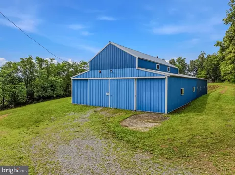 241 Chevy Ln, Berkeley Springs, WV 25411