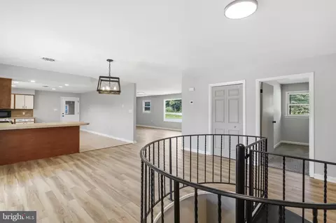 11223 Valley Rd, Berkeley Springs, WV 25411