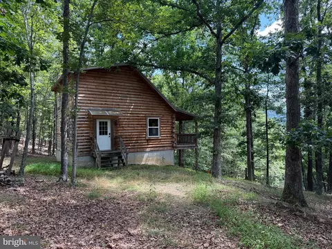 791 Cedar Run Ln, Great Cacapon, WV 25422
