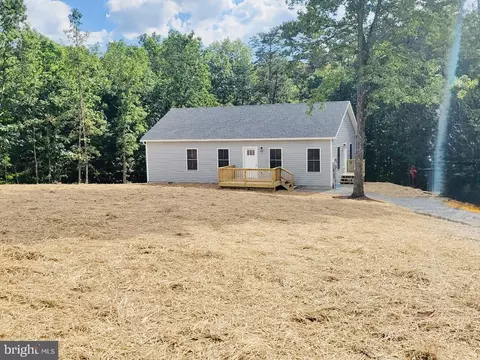 193 Young Ln, Berkeley Springs, WV 25411
