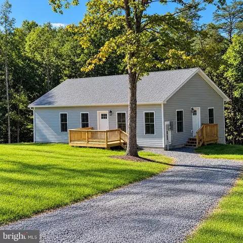 193 Young Ln, Berkeley Springs, WV 25411